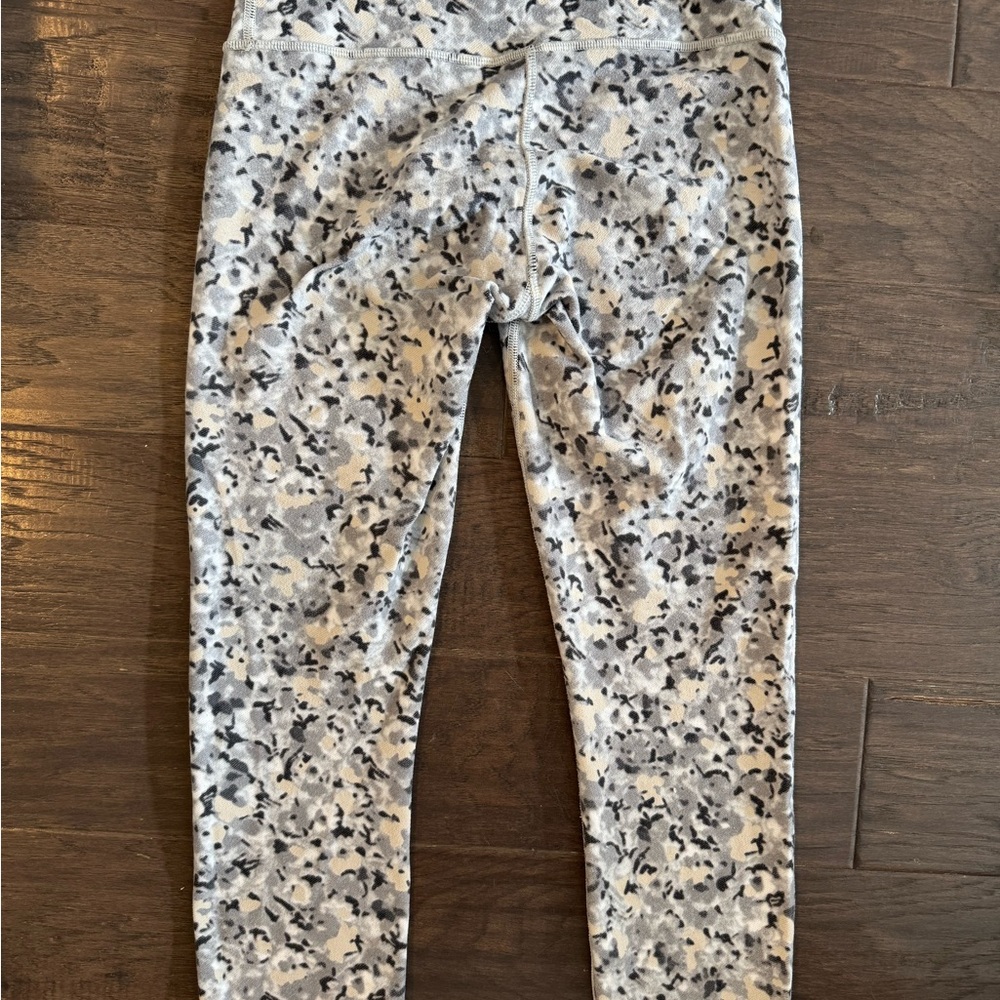 Lululemon Petit Fleur Crop Leggings
